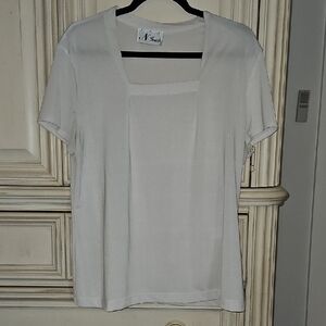 V-Neck White Short Sleeve Top